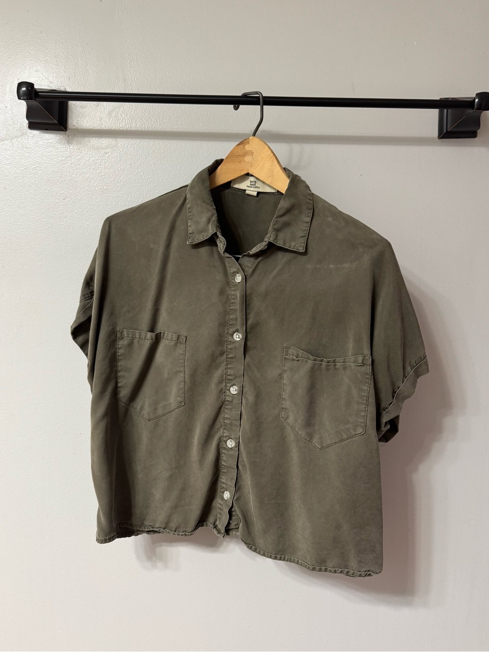 Thread & Supply Olive Green Cropped Button-Down Shirt Small